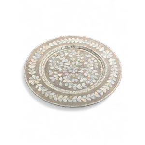 Platos Decorativos con Acabado Iridiscente de Nácar para Decoración de Mesa de Boda de Lujo - Product Image 6