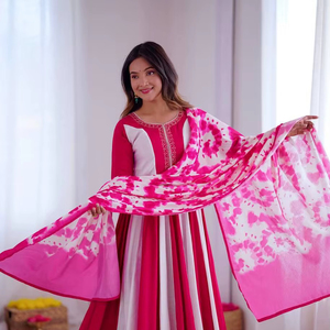 Nuevo Vestido de Fiesta de Diseño para Bodas, con Bordado Pesado de Seda Romana y Estampado Digital, con Falda y Dupatta de Seda Chinon Estampada - Product Image 1