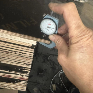 Panneaux de coffrage en béton durables en contreplaqué 4x8 revêtus de film imperméable du Vietnam - Product Image 2