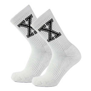 ถุงเท้ากีฬาลายการ์ตูนพิมพ์โลโก้ตามสั่ง ผ้าฝ้ายสำหรับฤดูใบไม้ร่วง ระบายอากาศได้ดี น้ำหนักเบา เป็นมิตรกับสิ่งแวดล้อม แห้งเร็ว สำหรับผู้ชาย - Product Image 6