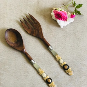 Juego de servidor de ensalada de madera y acero de lujo con alambre y cuentas Herramientas de ensalada de precio razonable - Product Image 2