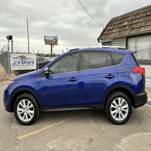 Toyota RAV4 Limited AWD SUV 2015, intérieur en cuir foncé, moteur turbo 8L, boîte de vitesses manuelle/automatique, pneus R16, essence électrique - Product Image 3