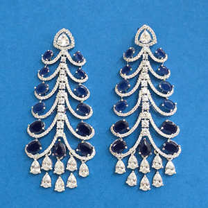 Vente en gros Fashion Dangle Classic CZ Boucles d'oreilles avec plaqué rhodium Article de vente le plus populaire - Product Image 1