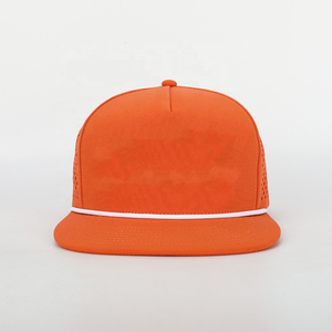 Vente en gros de chapeau en polyester personnalisé de haute qualité avec logo brodé, 5 panneaux, coupe laser, trou, bord plat, casquette de relance étanche - Product Image 2