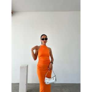 Vestido ajustado de jersey con cuello halter, detalle de cordones en la espalda y diseño fruncido - Product Image 2