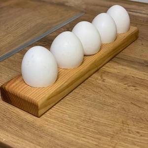 Soporte para huevos de madera hecho a mano, Decoración de cocina de granja rústica, Bandeja para Huevos de madera natural - Product Image 6