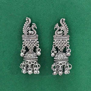 Pendientes de moda Polki hechos a mano chapado oxidado con temática de pavo real directo de la India - Product Image 1