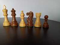 Vente en gros de pièces d'échecs en bois de haute qualité faites à la main et de conception personnalisée, pions d'échecs en bois.