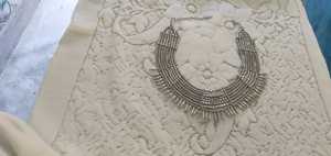 Collier ras du cou en acier inoxydable de style bohème fait sur mesure avec un motif floral et des perles complexes pour les mariages et les fêtes - Product Image 2