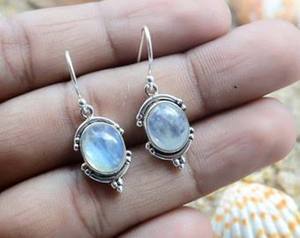 Boucles d'oreilles pendantes en pierre de lune naturelle, magnifiquement renouvelées, en laiton, 8x10 mm, prix de gros - Product Image 4