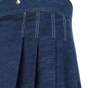 Kilt Utilitario de Mezclilla Azul Índigo con Correa de Cintura con Hebilla y Costuras en Contraste Blancas 2026 - Product Image 4