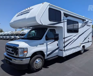 2024 2023 2021 Used Gulf Stream Conquest 6238 Luxury Camper Motorhome RV for Camping with 4-6 Passengers and One Bedroom - Product Image 2