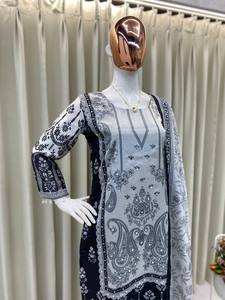 Conjunto de Top y pantalón étnico de diseñador elegante con estampado y espejo Trending Dupatta para fiestas festivas e informales y ropa - Product Image 6