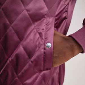 Danson Vintage Satin Varsity Jacket acolchado granate bordado cremallera Stand Collar bolsillos para invierno OEM servicio disponible - Product Image 6