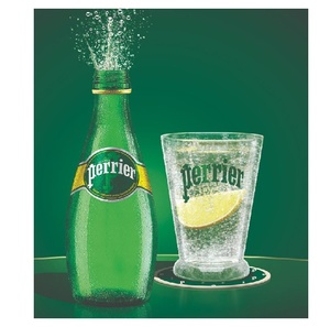 Agua mineral premium Perrier con una vibrante carbonatación y un sabor refrescante y limpio. - Product Image 3