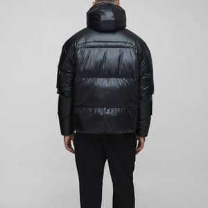 Veste matelassée en toile pour homme en coton pour l'hiver avec col montant et fermeture éclair avec logo sur le devant pour une utilisation en extérieur - Product Image 2