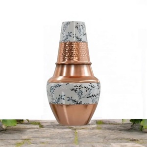 ขวดน้ำสำหรับห้องนอนทำจากทองแดงบริสุทธิ์ดีไซน์เคลือบพร้อมกระจกในตัวจัดเก็บที่หรูหราสำหรับบ้านหรือสำนักงานของคุณ - Product Image 2