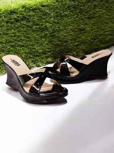 Sandales compensées souples décontractées de haute qualité avec une semelle en PU luxueuse et un emballage personnalisé - Product Image 3