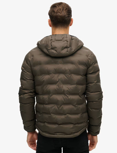 Abrigo de invierno para hombre Chaqueta acolchada ultraligera de alta demanda con capucha marrón Decoración de piel Cortavientos Fabricante esencial - Product Image 2