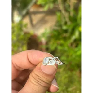 Bague en argent 925 avec pierre de lune arc-en-ciel ronde, incrustation de pierres précieuses tendance pour fiançailles, plaqué or rose et or, taille ajustable, motif en forme de main - Product Image 3