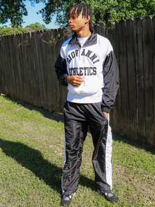 Chándal de verano bordado personalizado 100% Nylon cortavientos y pantalones cortos conjunto Jogger hombres conjunto corto - Product Image 5