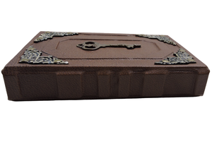 Elégant journal intime Golden Cross avec couverture en cuir de haute qualité pour le bureau et l'usage personnel disponible à la vente - Product Image 4