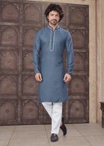 Coton doux lourd prêt à l'emploi avec séquence de broderie et Kurta pour tous les types de fonctions - Product Image 6