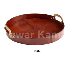 Plateau en acier inoxydable fabriqué à la main avec finition en laiton antique recyclable pour un usage décoratif uniquement - Product Image 1