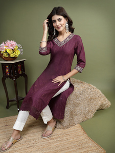 Kurtis para Mujer, Color Morado, Bordado, Adornado con Estampado Digital de Ramas, Manga 3/4, Poliéster, MP-683, Precio al por Mayor en India - Product Image 4