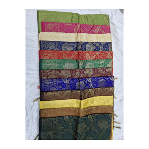 Dupatta festif en soie pour femme avec motif jacquard floral Accessoire traditionnel élégant Idéal pour la fête et les vêtements ethniques - Product Image 1