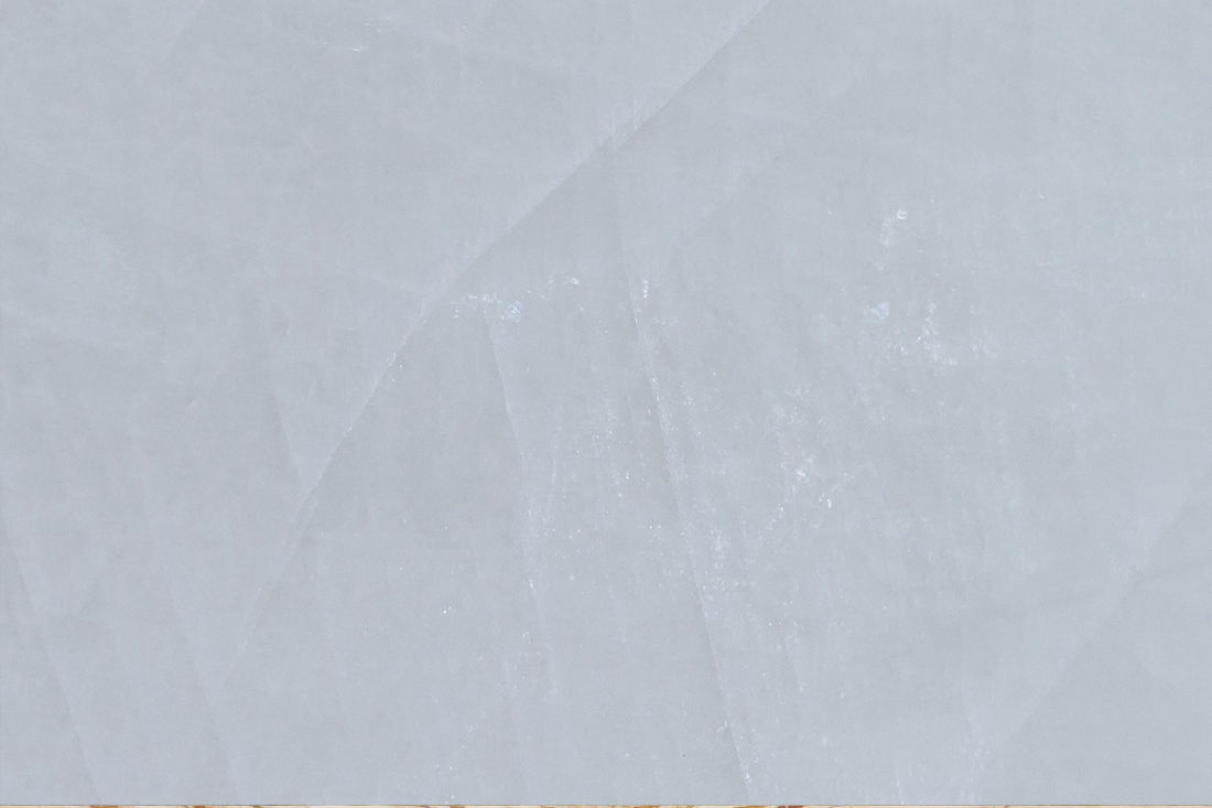 สีขาวธารน้ำแข็ง