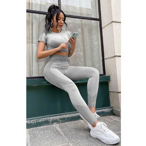 Medias de alta calidad sin costuras TOP Traje de yoga Entrenamiento Fitness Gym Wear Conjuntos de Yoga a precios mayoristas - Product Image 1