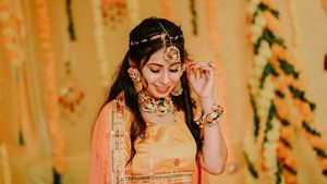 ชุดเครื่องประดับดอกไม้และฮาลดี้สีเหลือง mehndi/ เจ้าสาว/เด็กทารกผู้หญิงอาบน้ำทำด้วยมือเครื่องประดับ mehendi การออกแบบต่างหู hathphool - Product Image 5