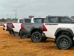 VOITURES Toyotaa Hilux UTILISÉES RAISONNABLEMENT Conduite à gauche à droite Commande en gros disponible - Product Image 2