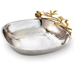 Metal dorado nuevo diseño Ware elegante grande con diseño de hoja de flor estilo de lujo elegante cuencos para servir - Product Image 3