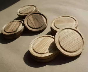 Posavasos de madera maciza para una protección de superficie confiable Posavasos de nogal bellamente hechos por Crescent Crafts - Product Image 2