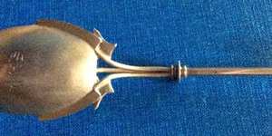 Cuchara de cubiertos pulidos de oro Cubiertos de calidad superior para banquetes de hotel Evento formal Comedor hecho a mano de La India Las mejores tarifas - Product Image 3