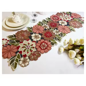 Camino de Mesa de Tela de Poliéster Ecológica Hecha a Mano de Lujo, Diseño de Plantas, con Cuentas de Vidrio de Colores de Tendencia Única - Product Image 3