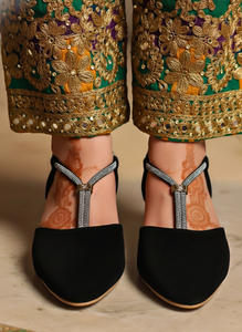 Glamour de alta calidad en cada paso Bombas de tacón de bloque de lujo con acentos de malla de diamantes de imitación Embalaje personalizado - Product Image 5