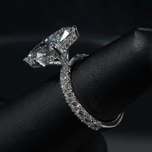 Bague en diamant cultivé en laboratoire de 2,01 carats, certifiée IGI, coupe pavé classique et marquise, bijoux élégants et intemporels - Product Image 6