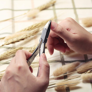 คีมตัดหนังกำพร้าใบมีดโค้งสำหรับทำเล็บมือและเล็บเท้าสแตนเลสกรรไกรตัดเล็บคมสำหรับนิ้วมือและนิ้วเท้า - Product Image 5