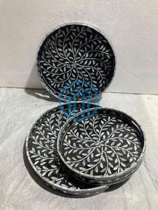 Elegante Bandeja Decorativa Redonda con Incrustaciones de Madreperla, Bandeja de Servicio Premium para Bebidas y Alimentos Hecha en Vietnam - Product Image 4