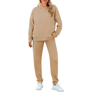Ensemble de deux pièces de survêtement respirant pour femmes OEM sur mesure avec impression de logo et soutien à la fabrication en marque privée - Product Image 1