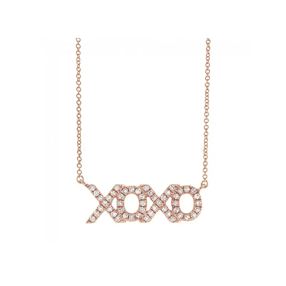 Collana con ciondolo alfabeto lettera iniziale in oro rosa massiccio 18 carati con pavé di diamanti "XOXO" disponibile a un prezzo accessibile