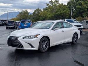 Utilisé 2022 Lex-us ES 300h 300H - Product Image 4