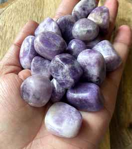 Lapidolita piedra caída 100 por ciento de piedras preciosas naturales piedra curativa terapia energía piedra regalos para uso espiritual - Product Image 3