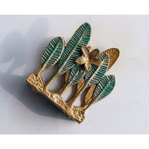 Porta Servilletas de Lujo con Acabado en Latón, Diseño de Hojas y Flores Verdes, Accesorio Decorativo para Mesa, Estilo Villa India - Product Image 3