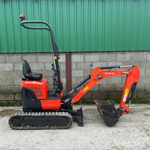 Miniexcavadora Compacta Kubota U10-3 con Asiento y Cucharón para Trabajos Agrícolas, de Jardinería y Construcción - Product Image 2