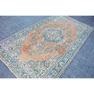 Alfombra Turca Vintage, Alfombra de 4.7x8.5 pies, Alfombra de Lana con Diseño de Parches Azules y Naranjas - Product Image 3