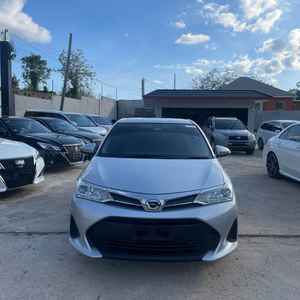 Toyota Axio 2WD 2018 d'occasion en excellent état - Product Image 1